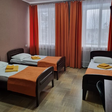 Трехместный